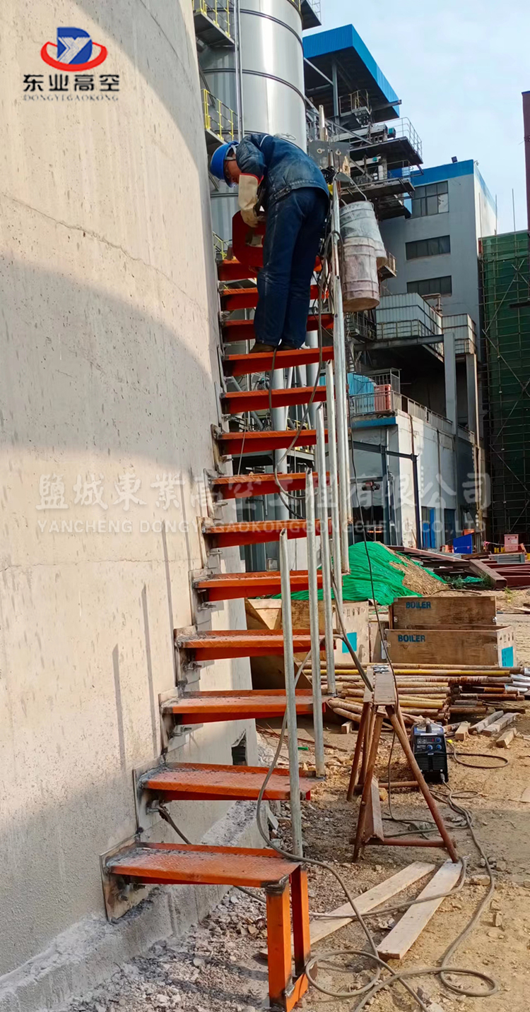 120米烟囱防腐安装工程