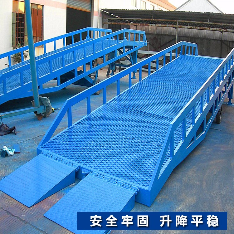 Mobile hydraulic ramp